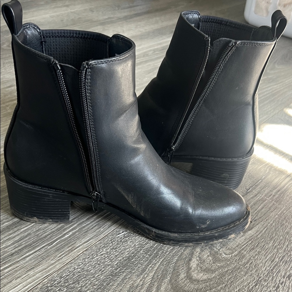 Women’s Sonoma 8.5 black boots - Picture 5 of 5